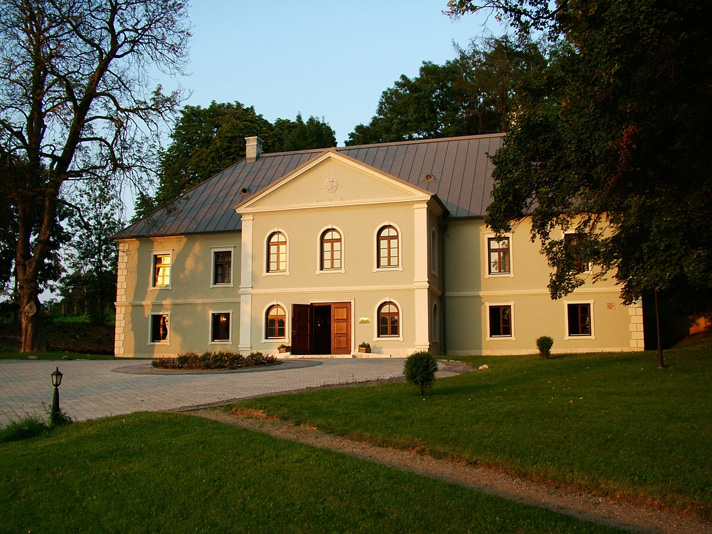 Pallavicini Mansion, Pusztaradvány na Węgrzech