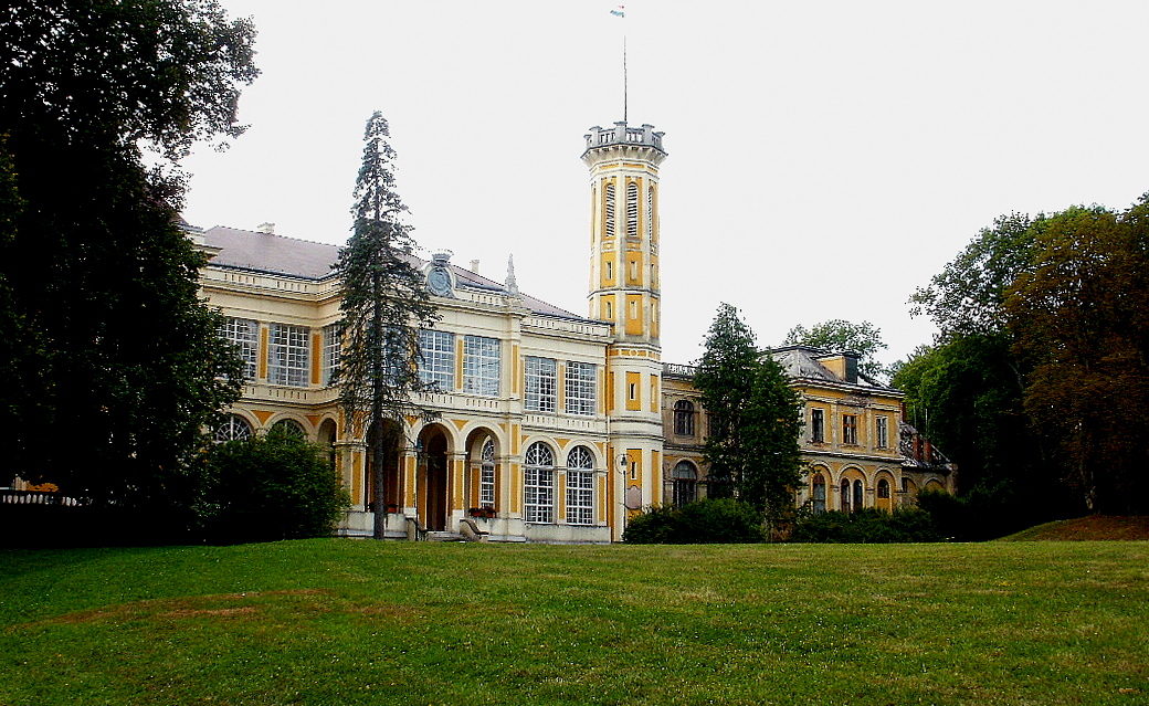 Károlyi Mansion, Füzérradvány in Hongarije