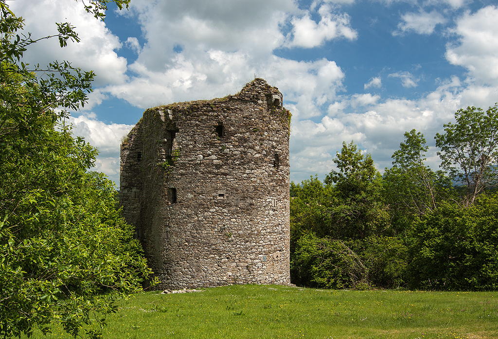 Coolhill Castle in Ireland