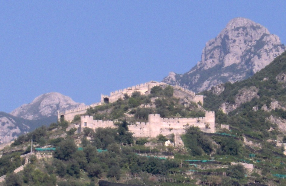 Castello di San Nicola de Thoro-Plano（イタリア）