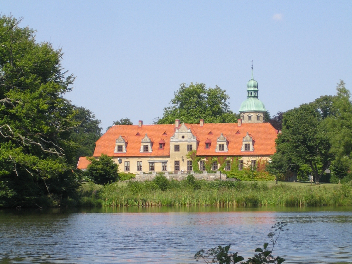 Toppeladugård Castle in Sweden