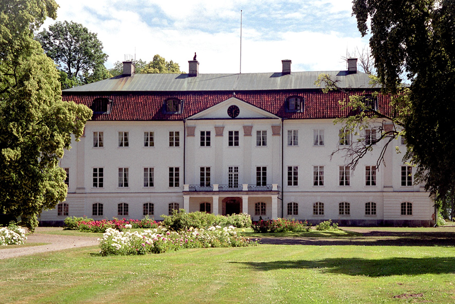 Almnäs Castle in Sweden
