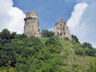 Slanec Castle