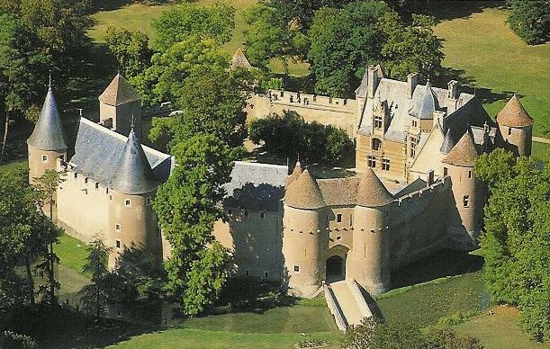 Château d'Ainay-le-Vieil（フランス）