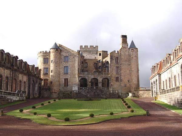 Château de Chazeron in Frankrijk