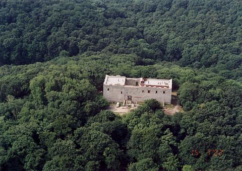 Várgesztes Castle na Węgrzech