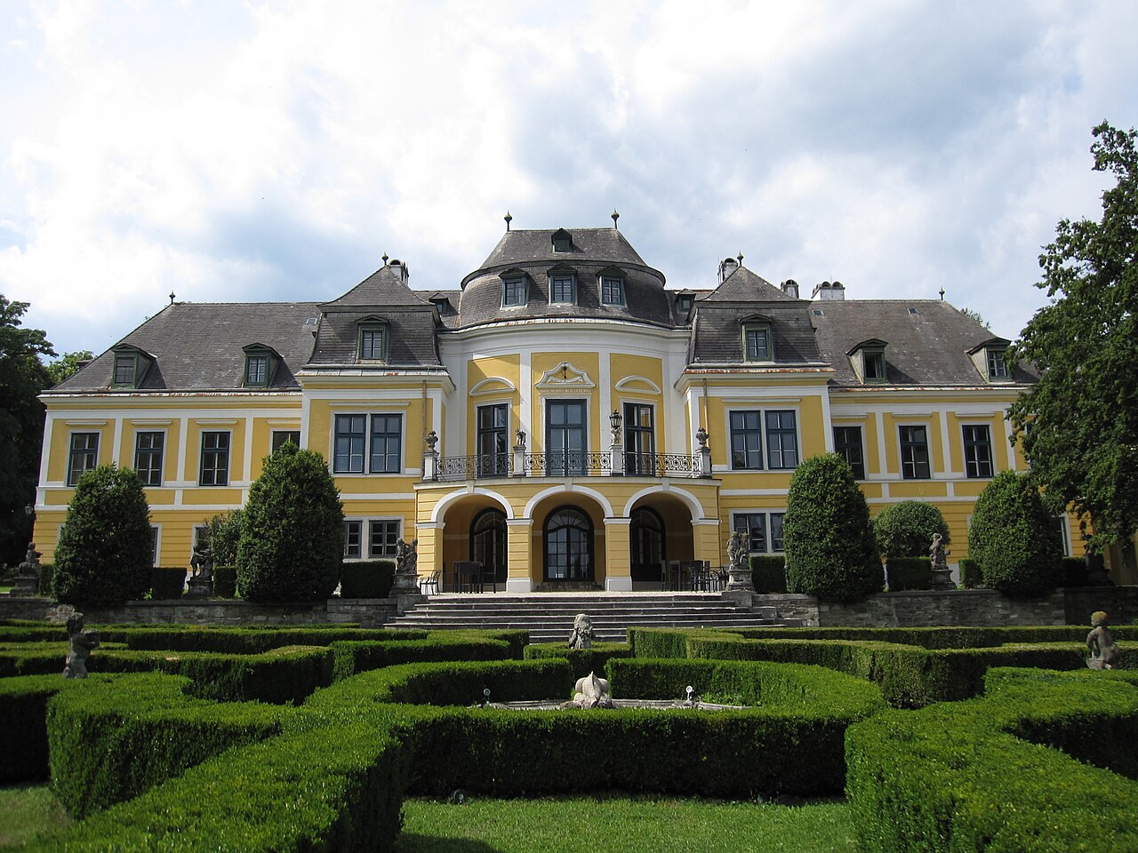 Schloss Neuwaldegg in Austria