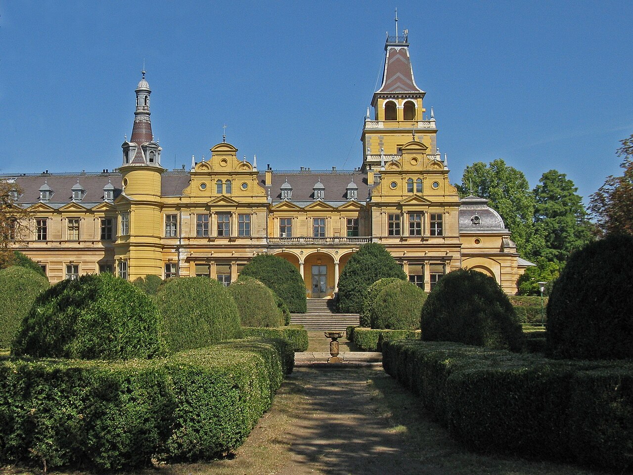 Wenckheim Mansion (Szabadkígyós) in Hungary