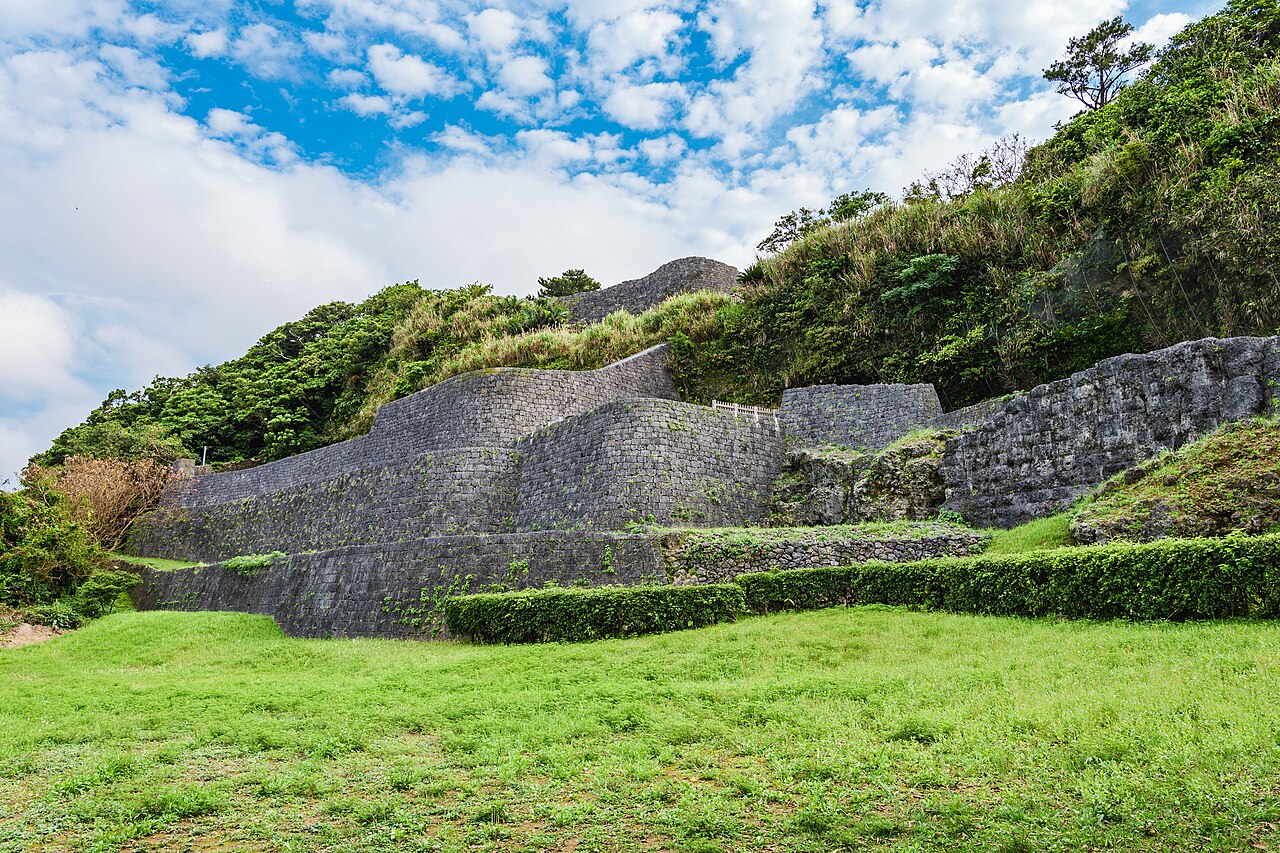 Urasoe Castle в Японії
