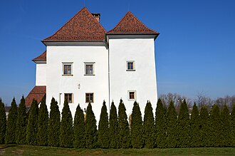 Vay mansions in Golop