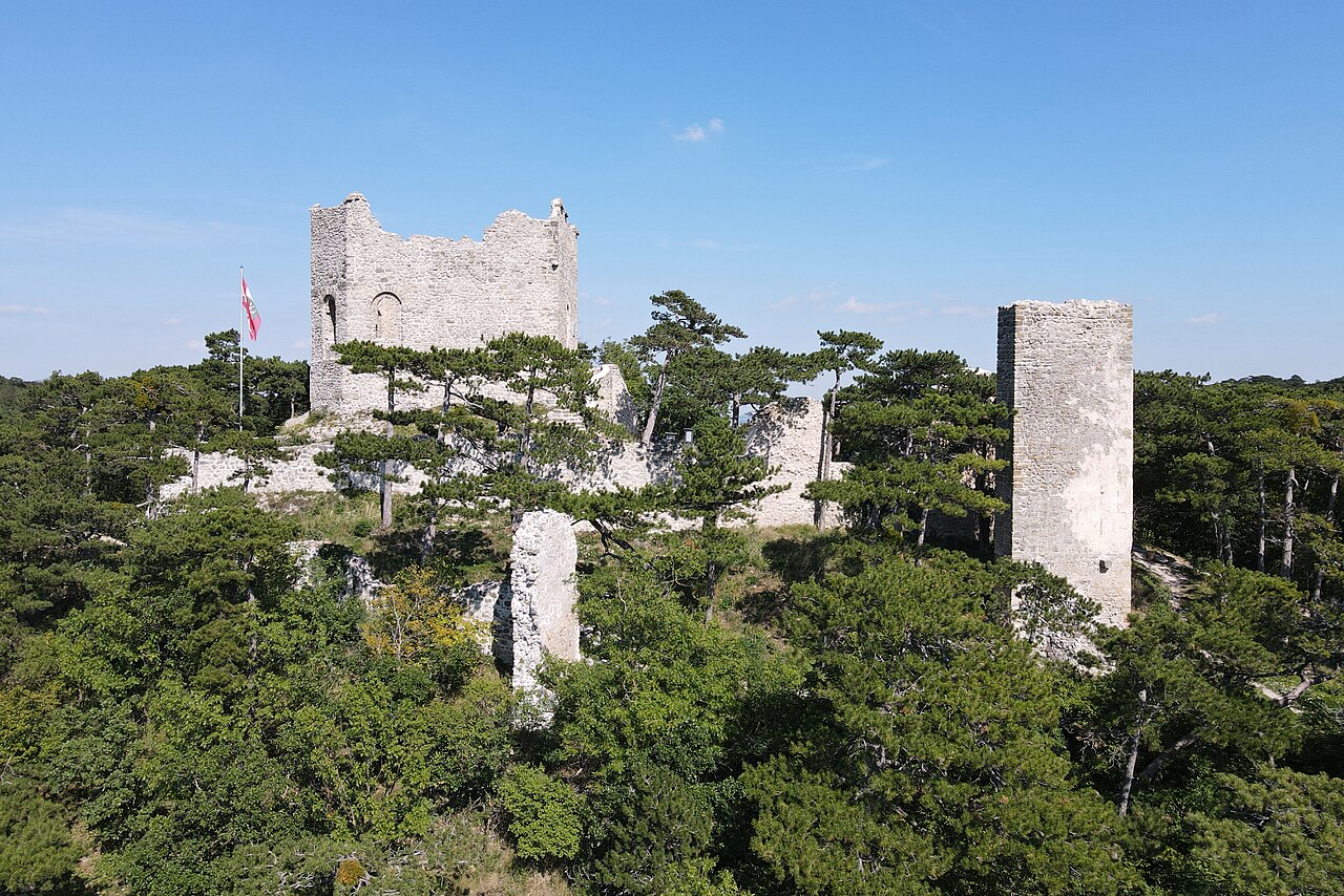 Burgruine Mödling in Austria