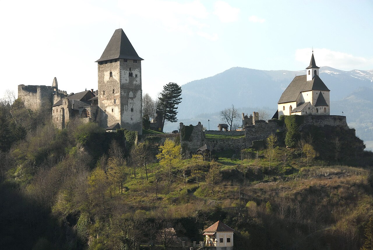 Burgruine Petersberg in Austria
