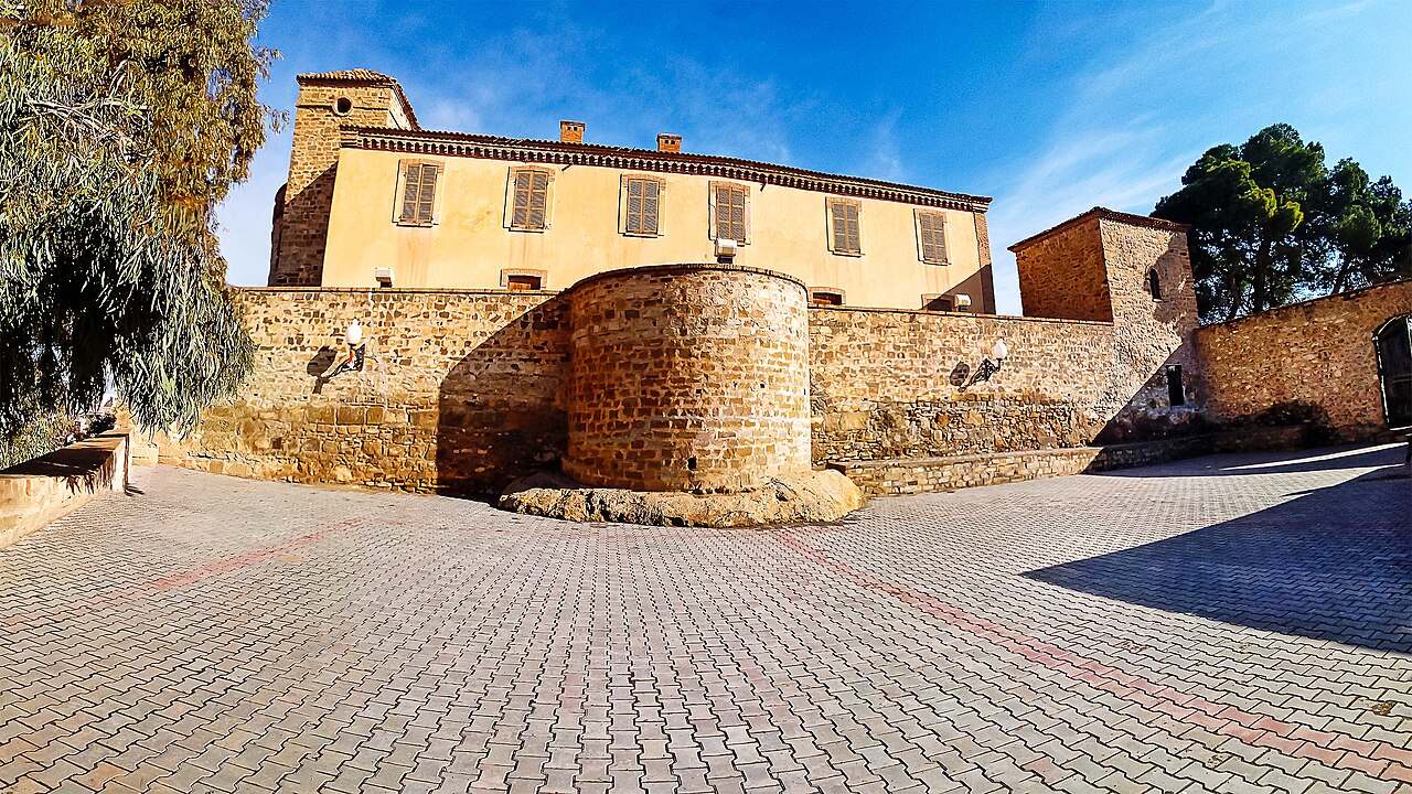 El Mokrani Fort w Algierii