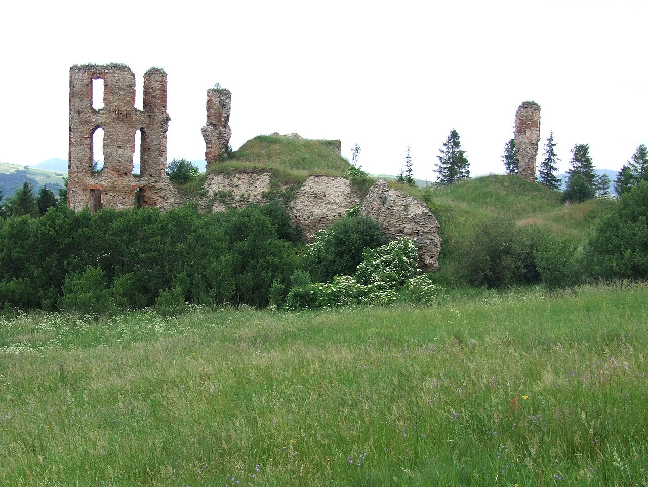 Burg Plaveč in der Slowakei