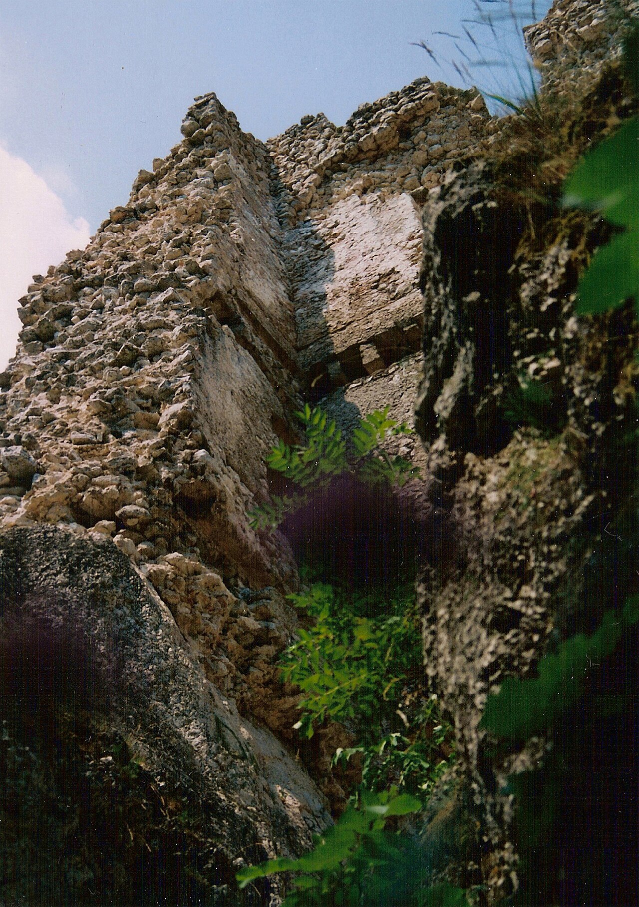 Pusztapalota-várrom, Várpalota in Hungary