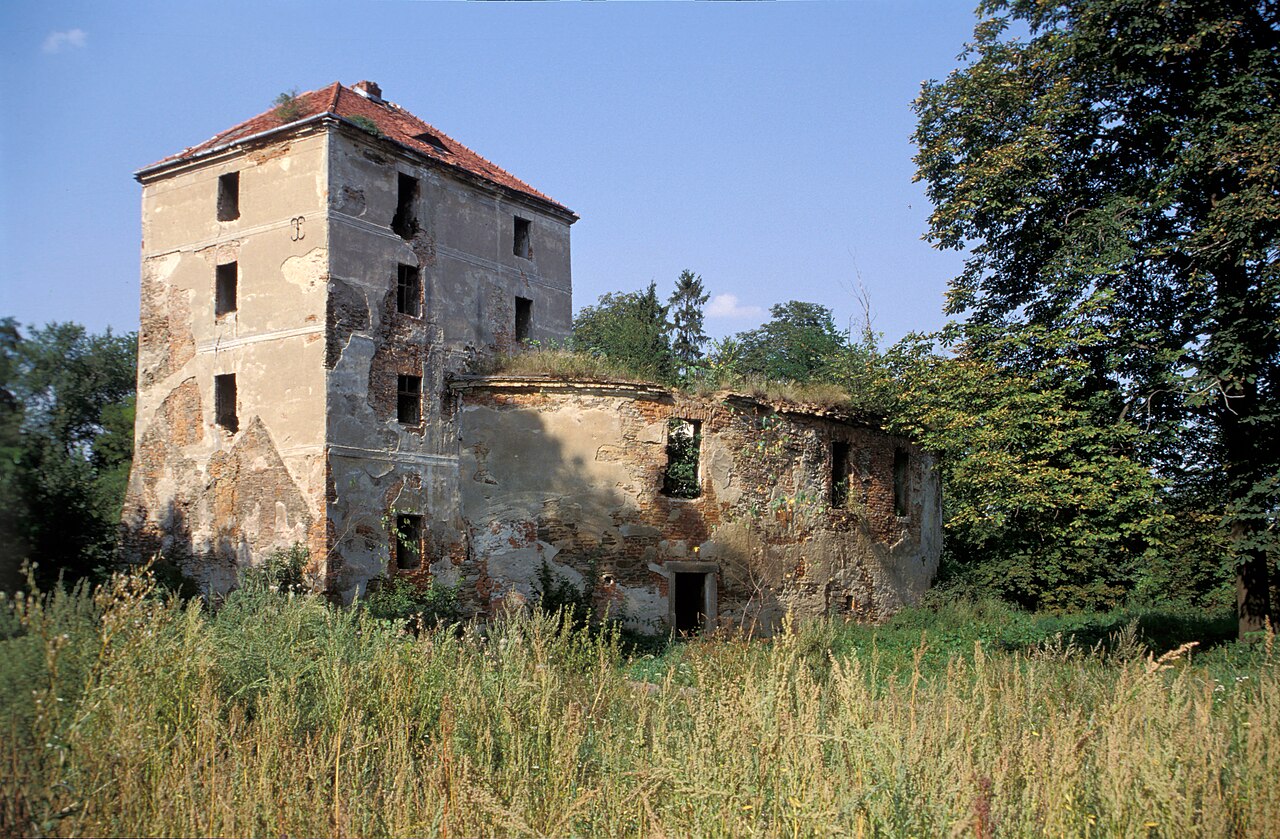 Ciepłowody Castle in Poland