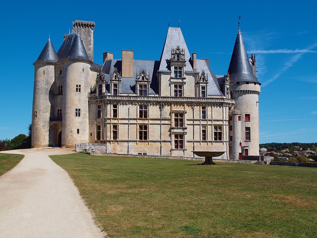 Castillo de La Rochefoucauld en Francia