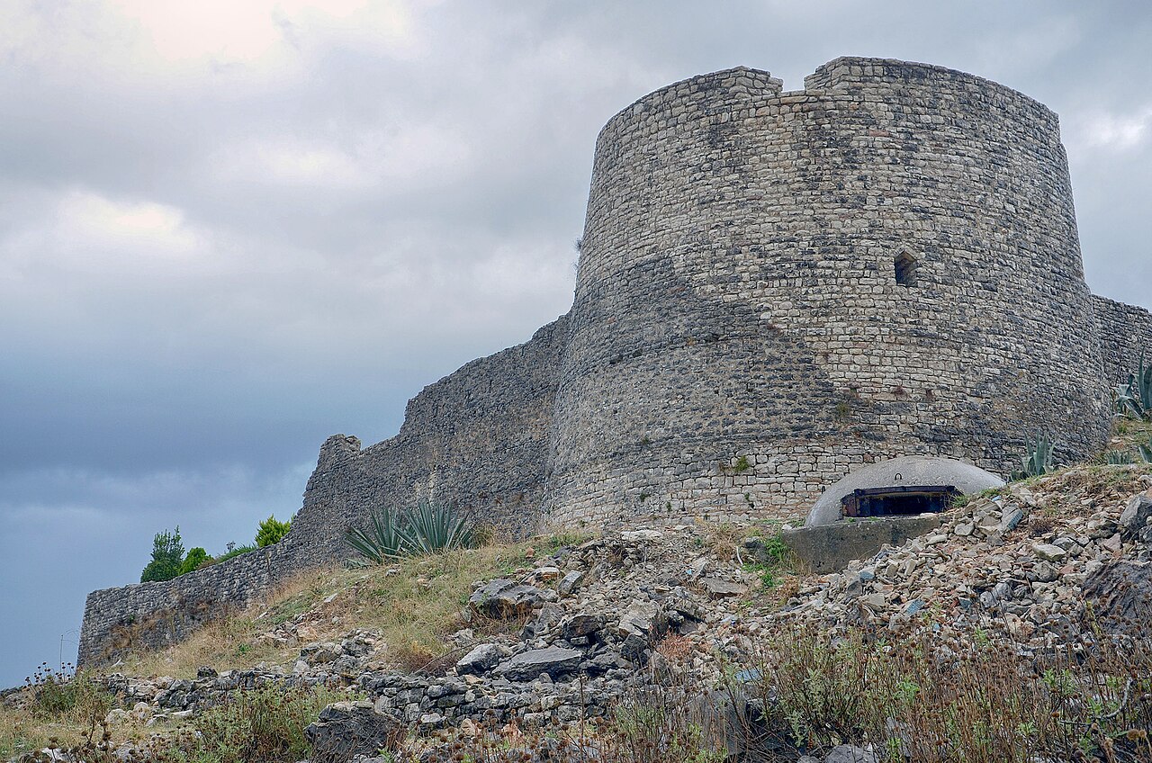 Lëkurësi Fortress w Albanii