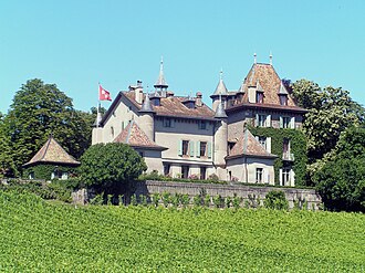 Le Crest Castle and outbuildings