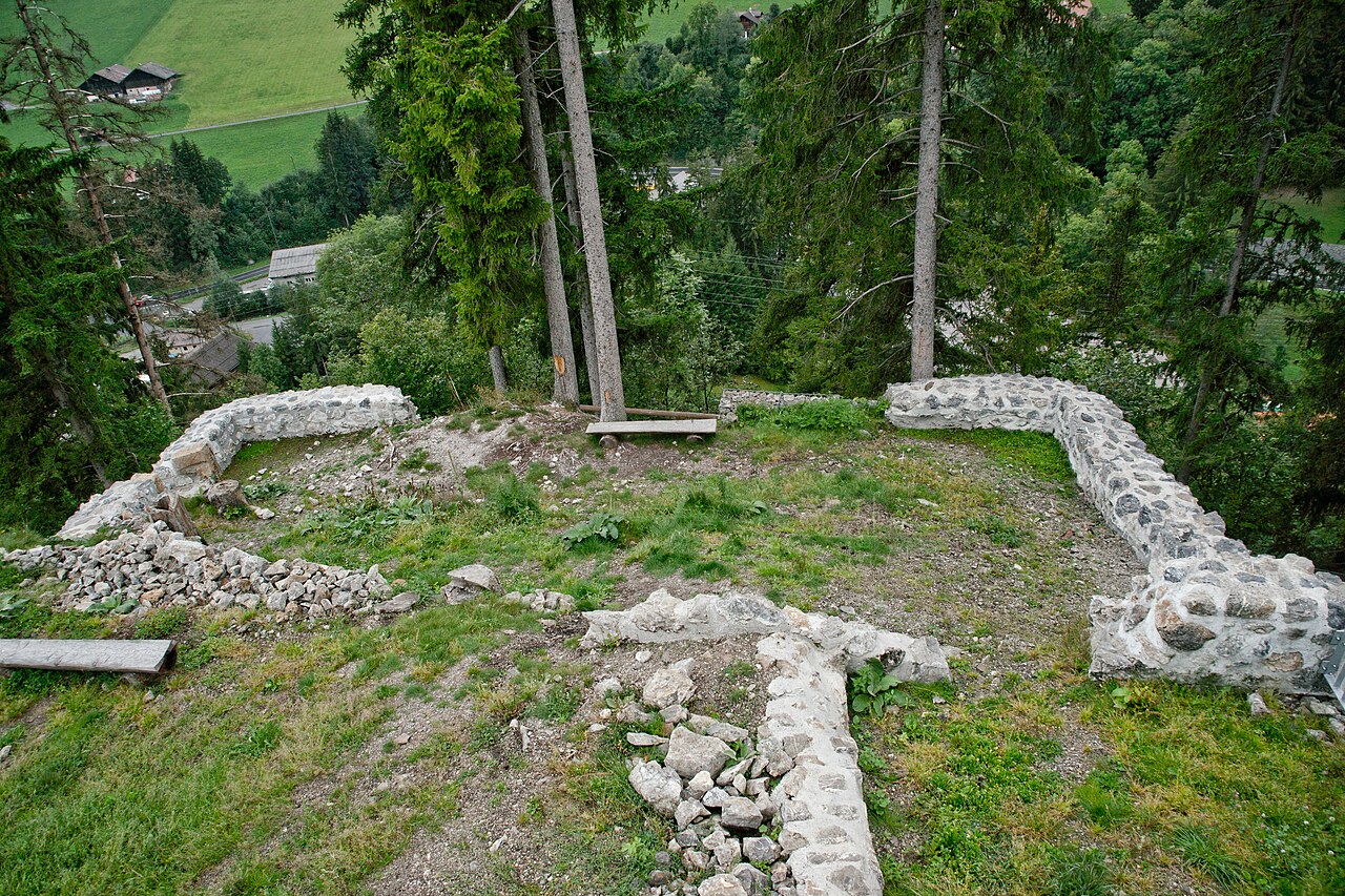 Oberer Mannenberg ruin in Switzerland