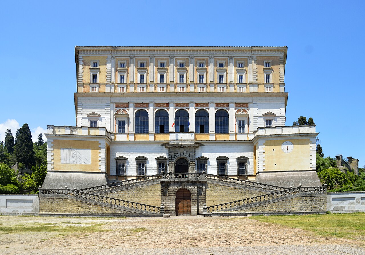パラッツォ・ファルネーゼ (カプラローラ)（イタリア）