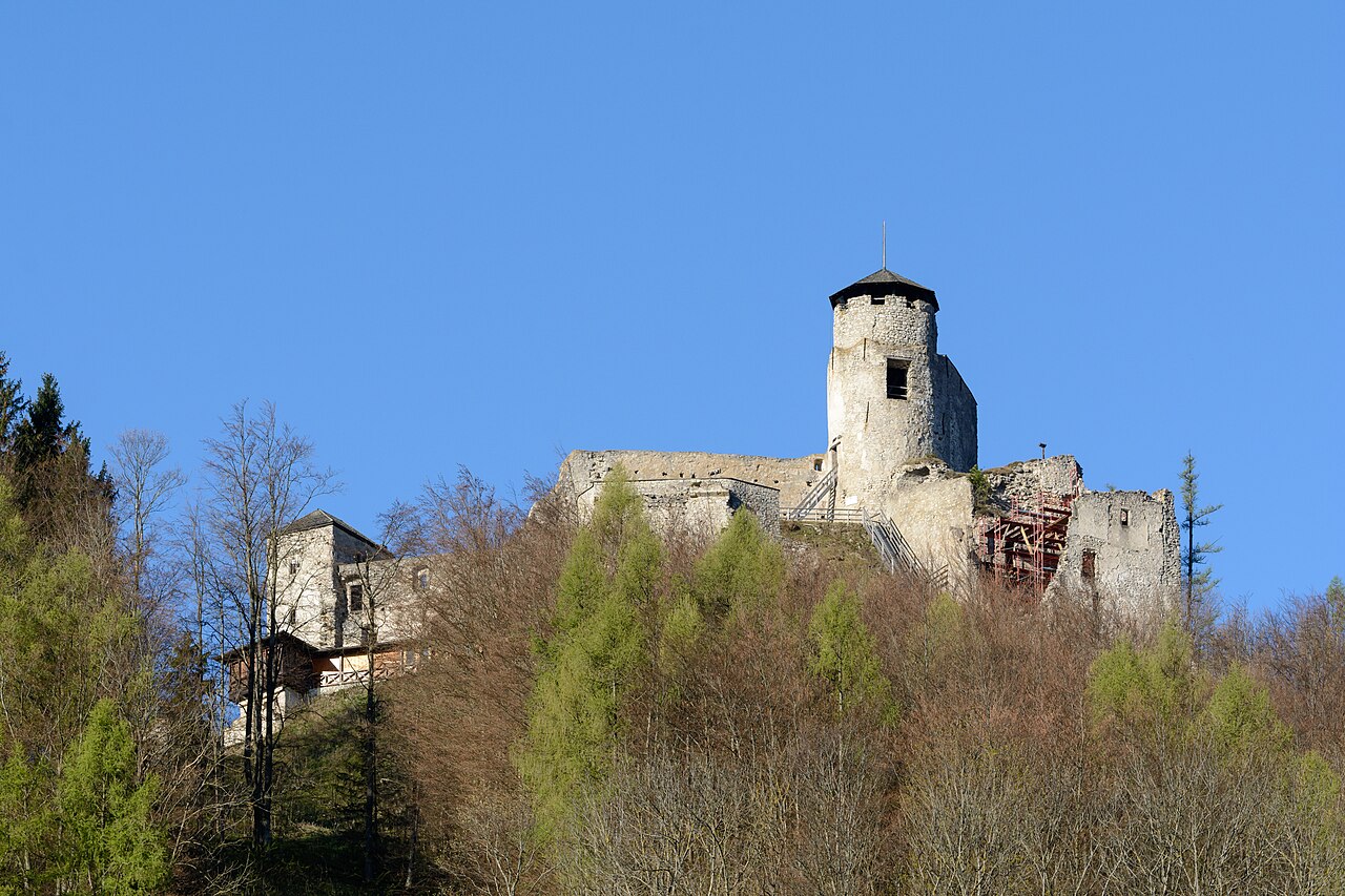 Burgruine Araburg in Austria