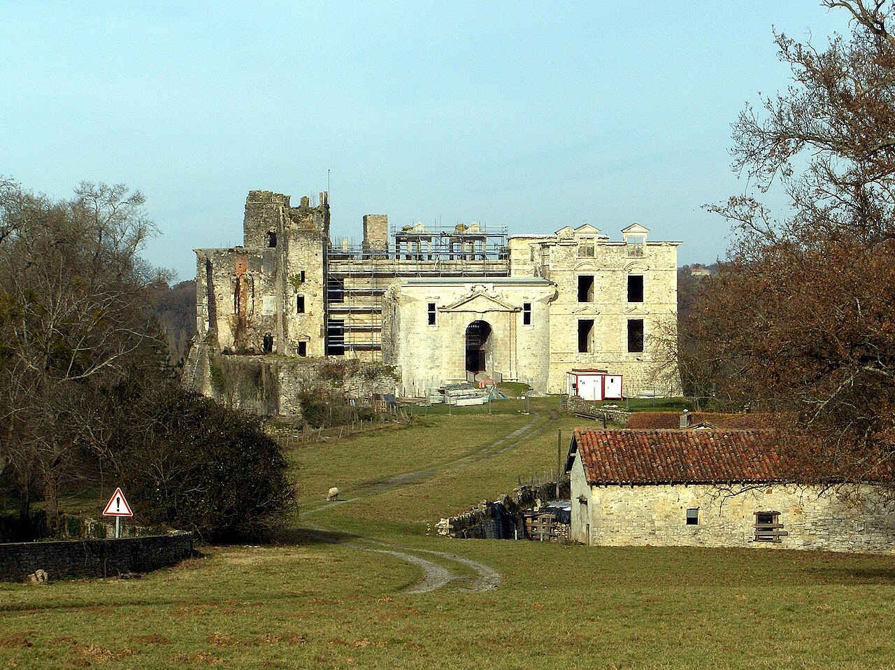 Castillo de Bidache en Francia