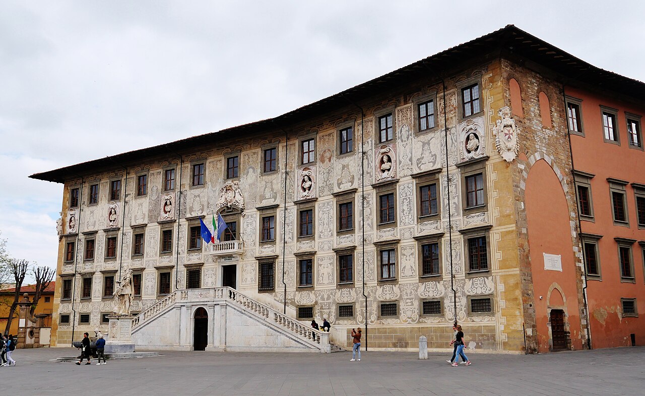 Palazzo della Carovana we Włoszech