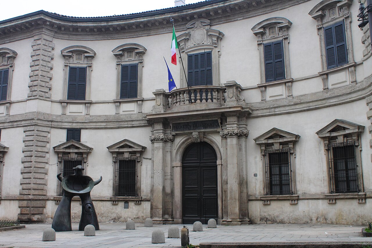 ミラノ上院宮殿（イタリア）