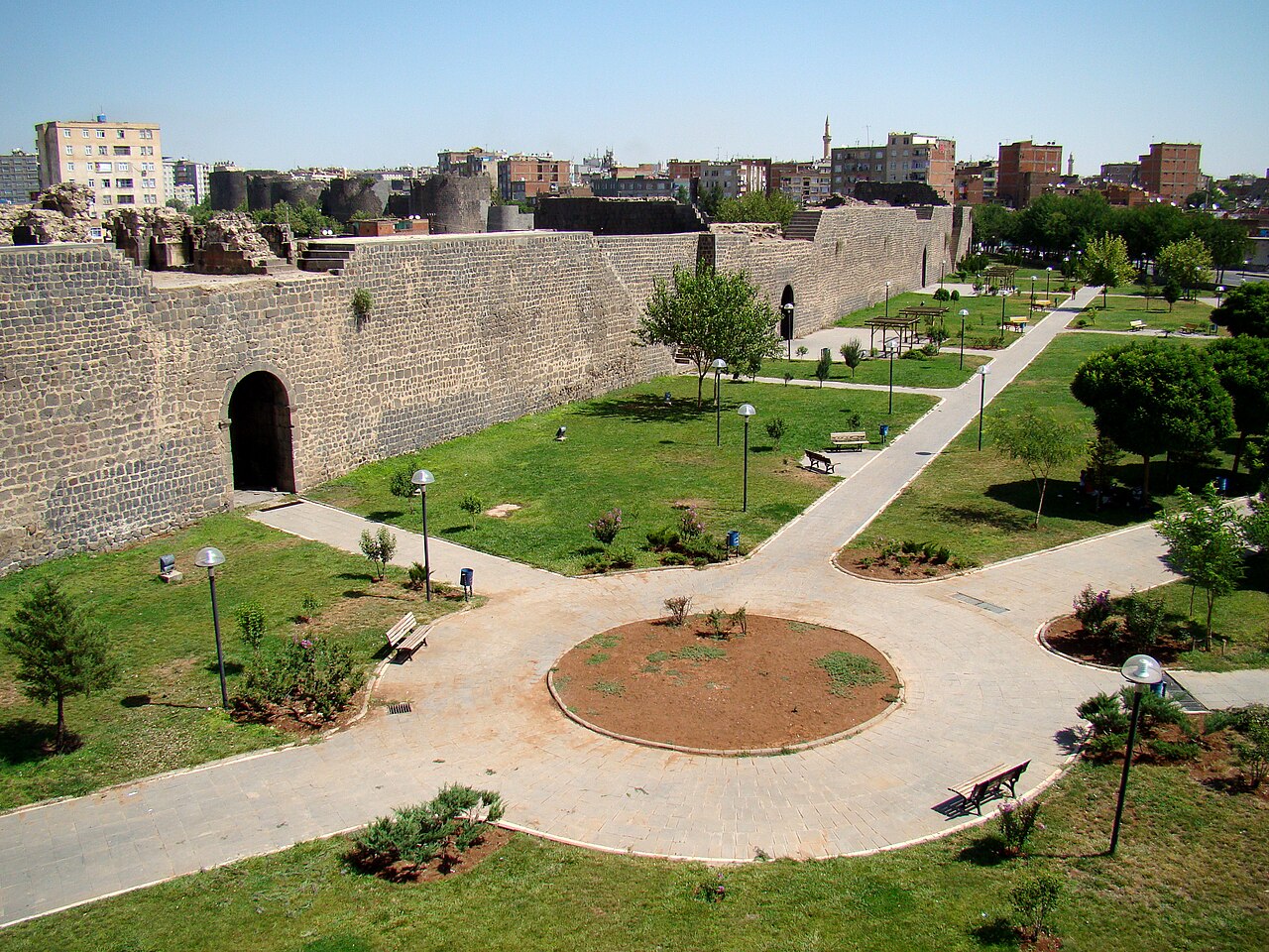 ディヤルバクル城塞とヘヴセル庭園の文化的景観（トルコ）