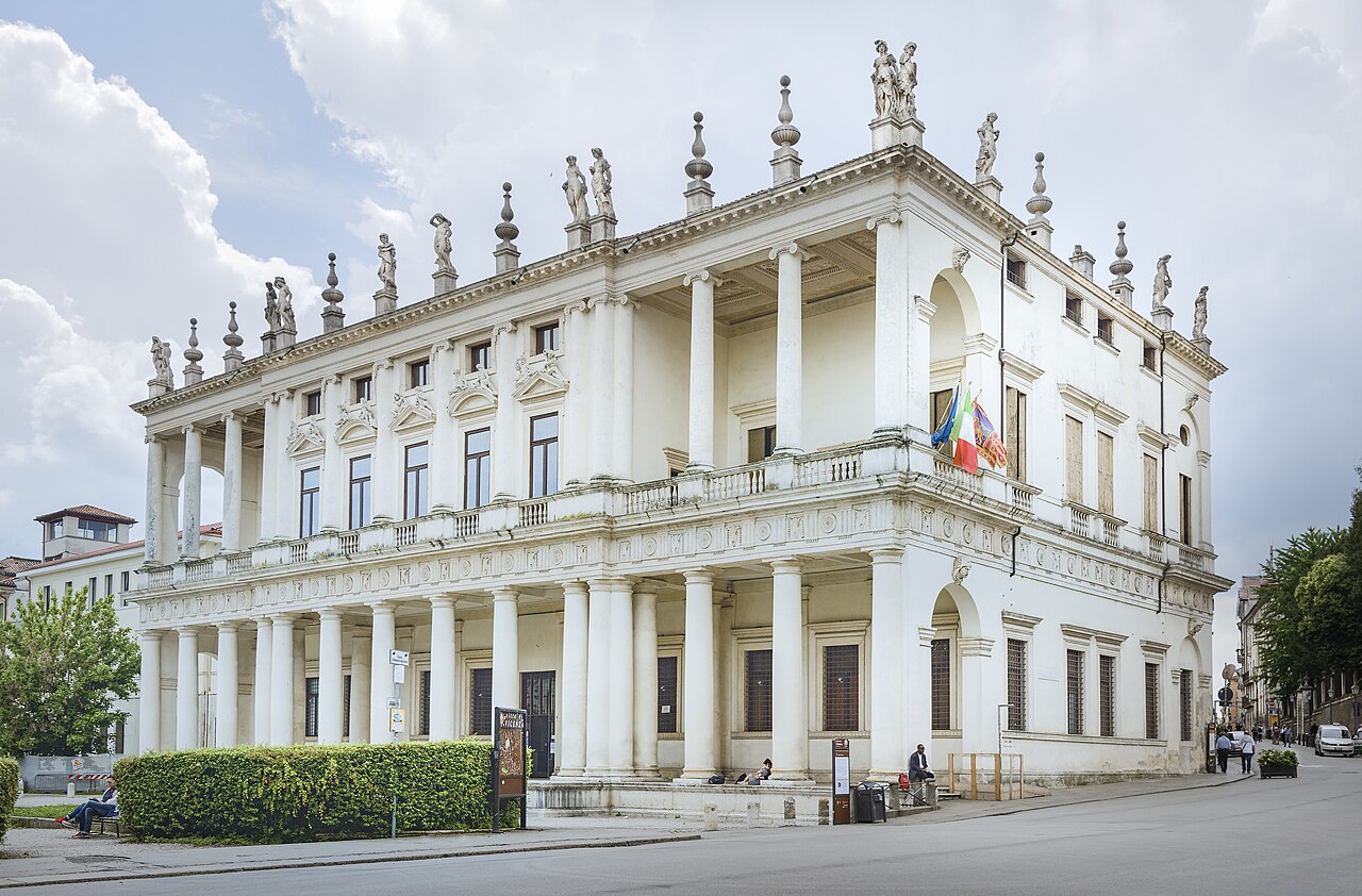 パラッツォ・キエリカーティ（イタリア）