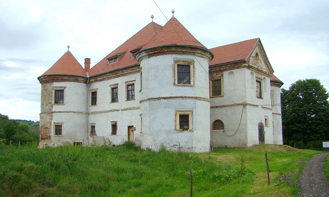 Pekri Castle w Rumunii