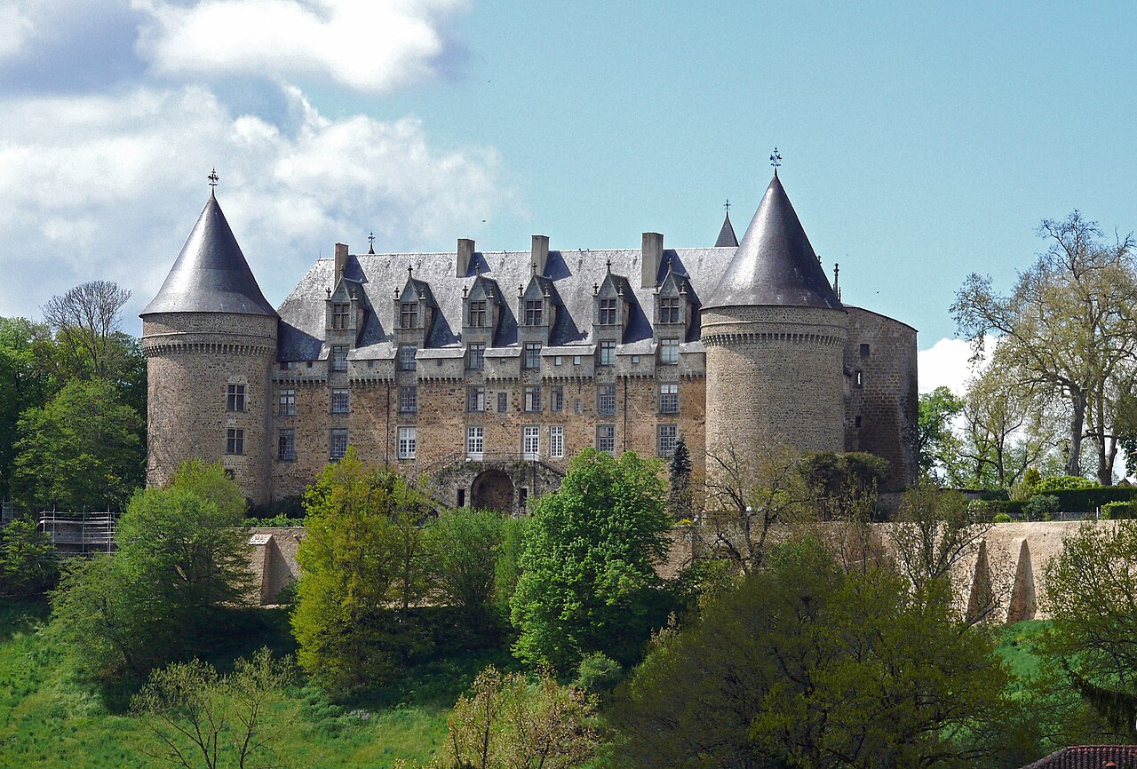 Schloss Rochechouart in Frankreich