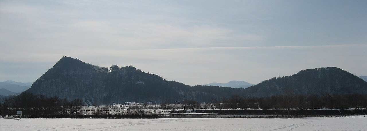 Mukaihaguroyama Castle w Japonii