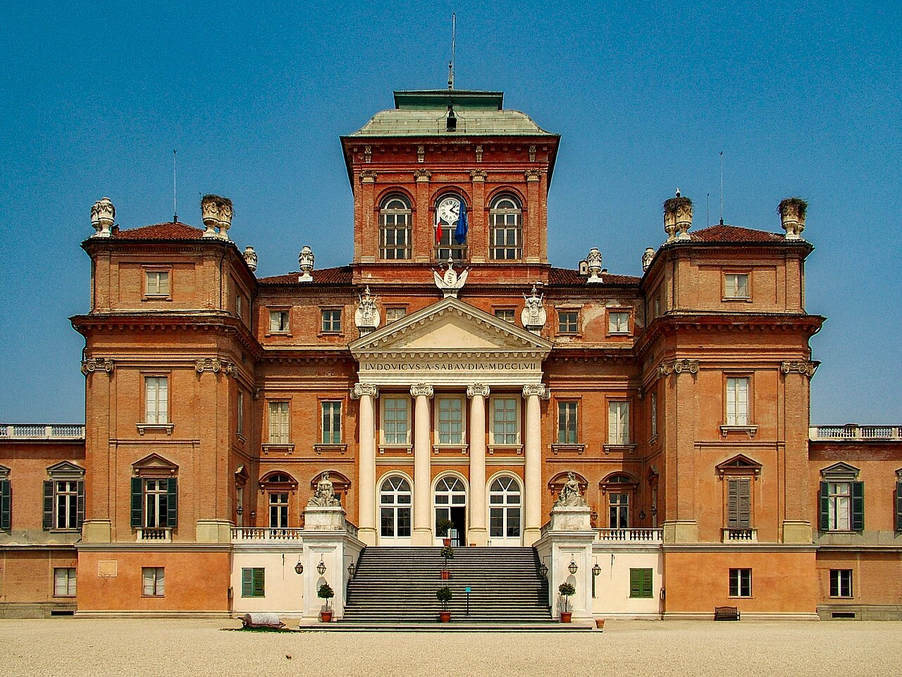 ラッコニージ城（イタリア）