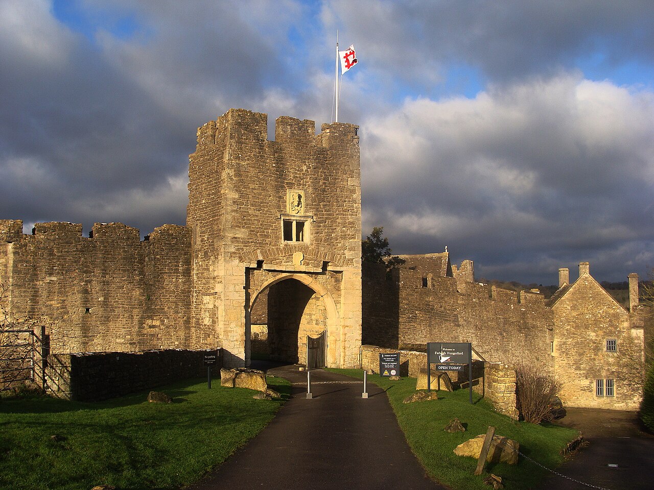 Farleigh Hungerford Castle（イングランド）