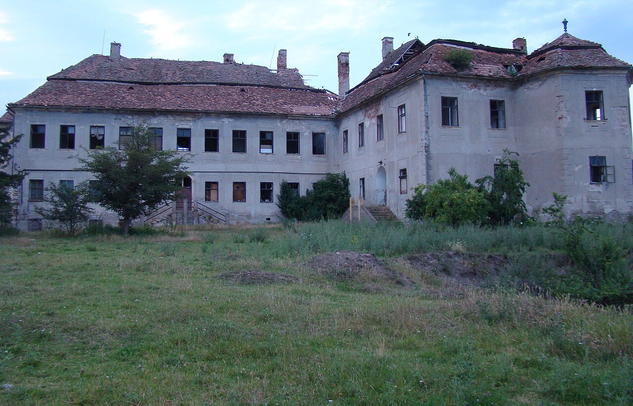 Kemény-Bánffy castle in Luncani, Cluj w Rumunii