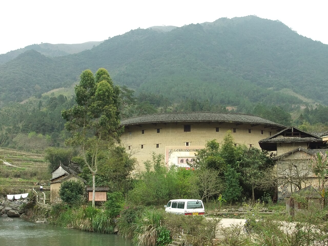 Yanxiang Lou w Chinach