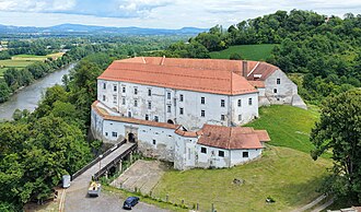 Cmurek Castle