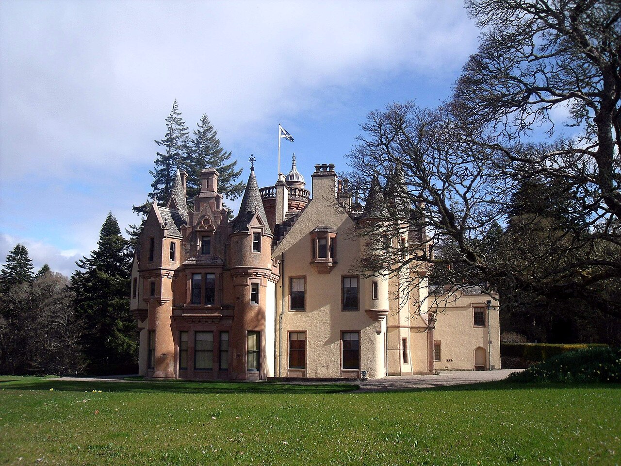Aldourie Castle en Escocia