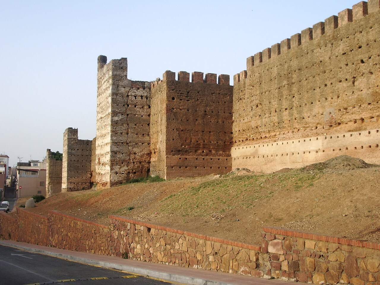 Murallas Merínidas en España