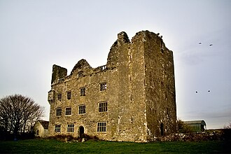Leamaneh Castle