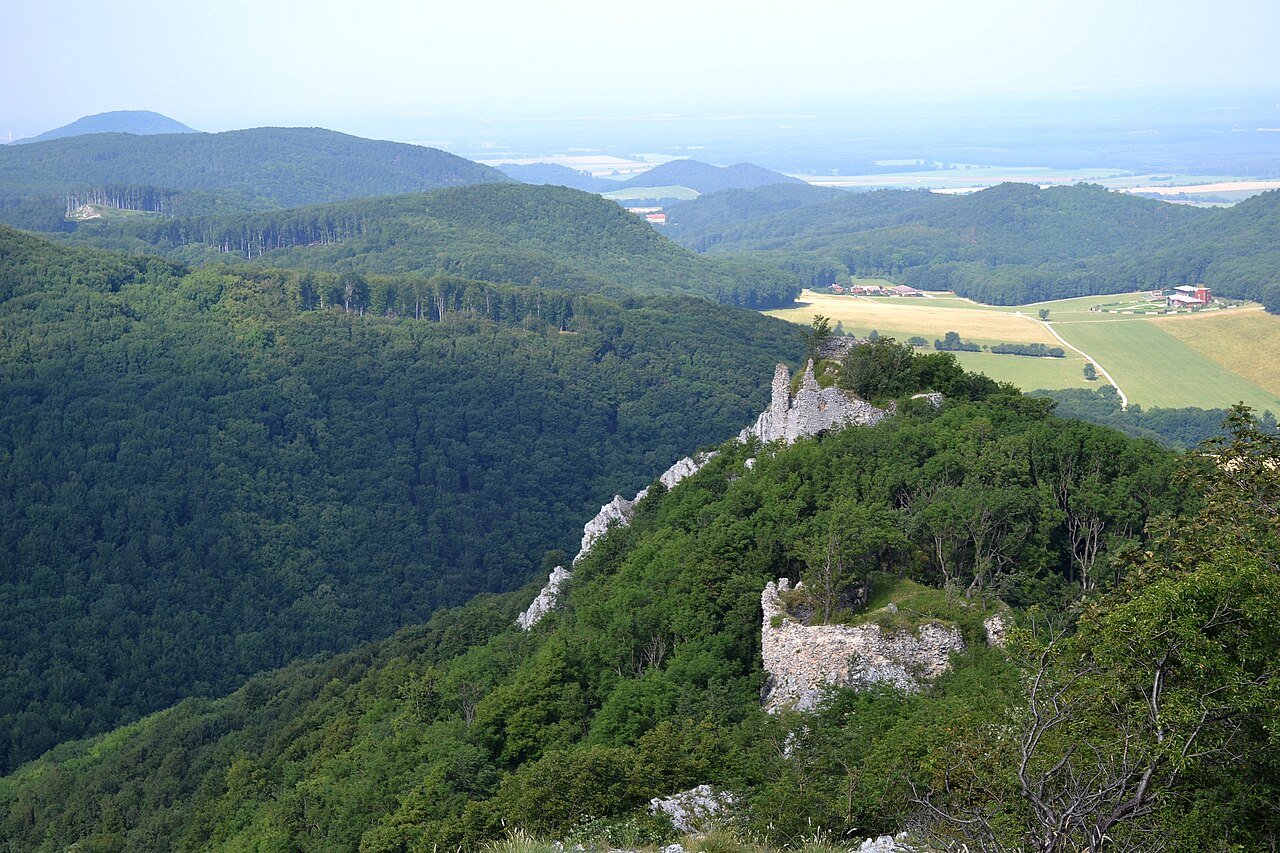 Ostrý Kameň Castle у Словаччині