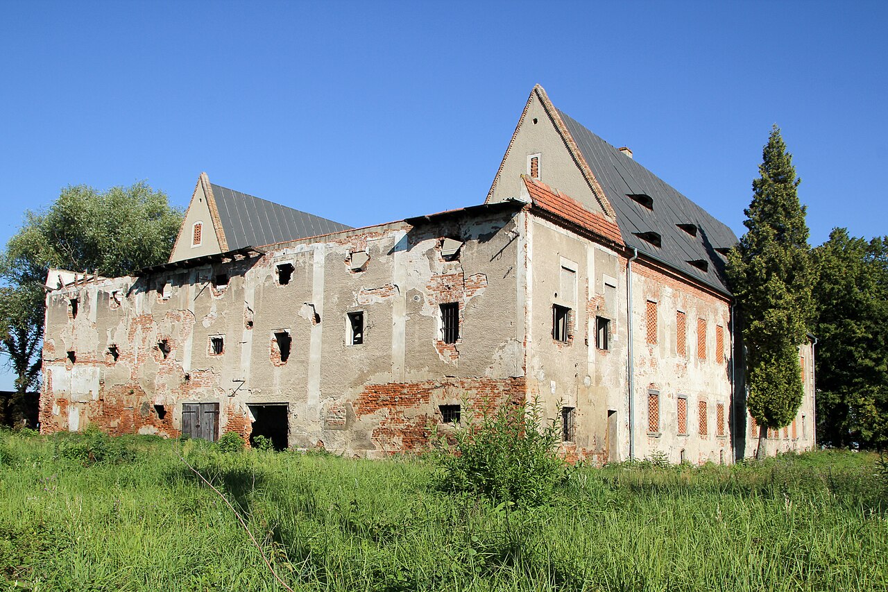 Siestrzechowice Castle in Poland