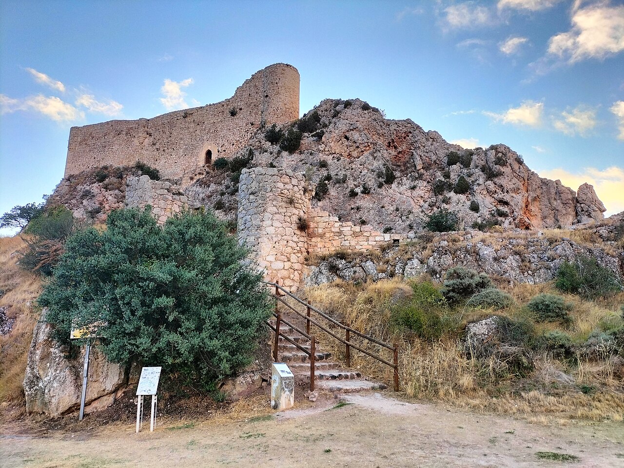 Castillo de los Rojas (Poza de la Sal) en España