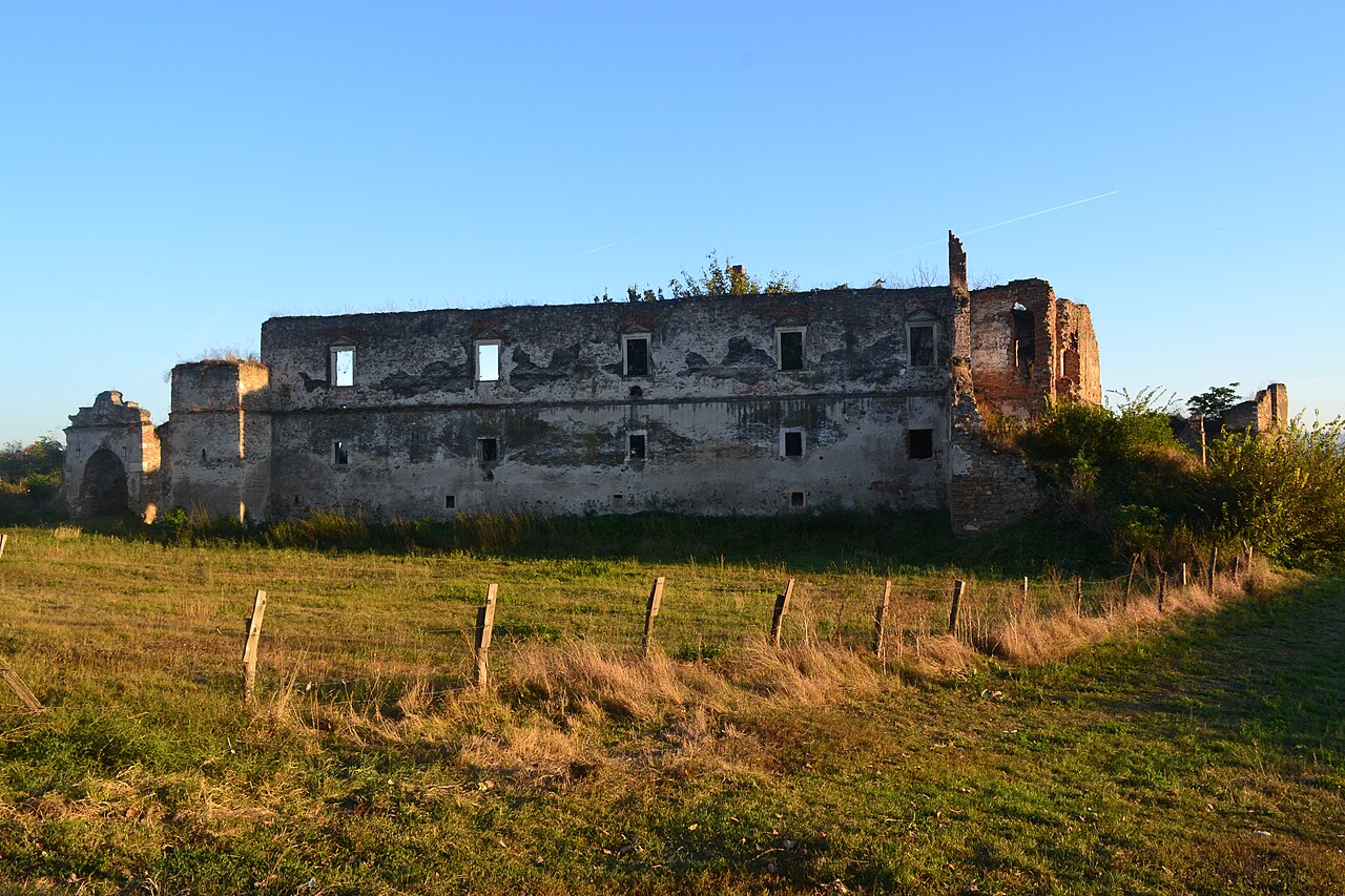 Martinuzzi Castle in Romania