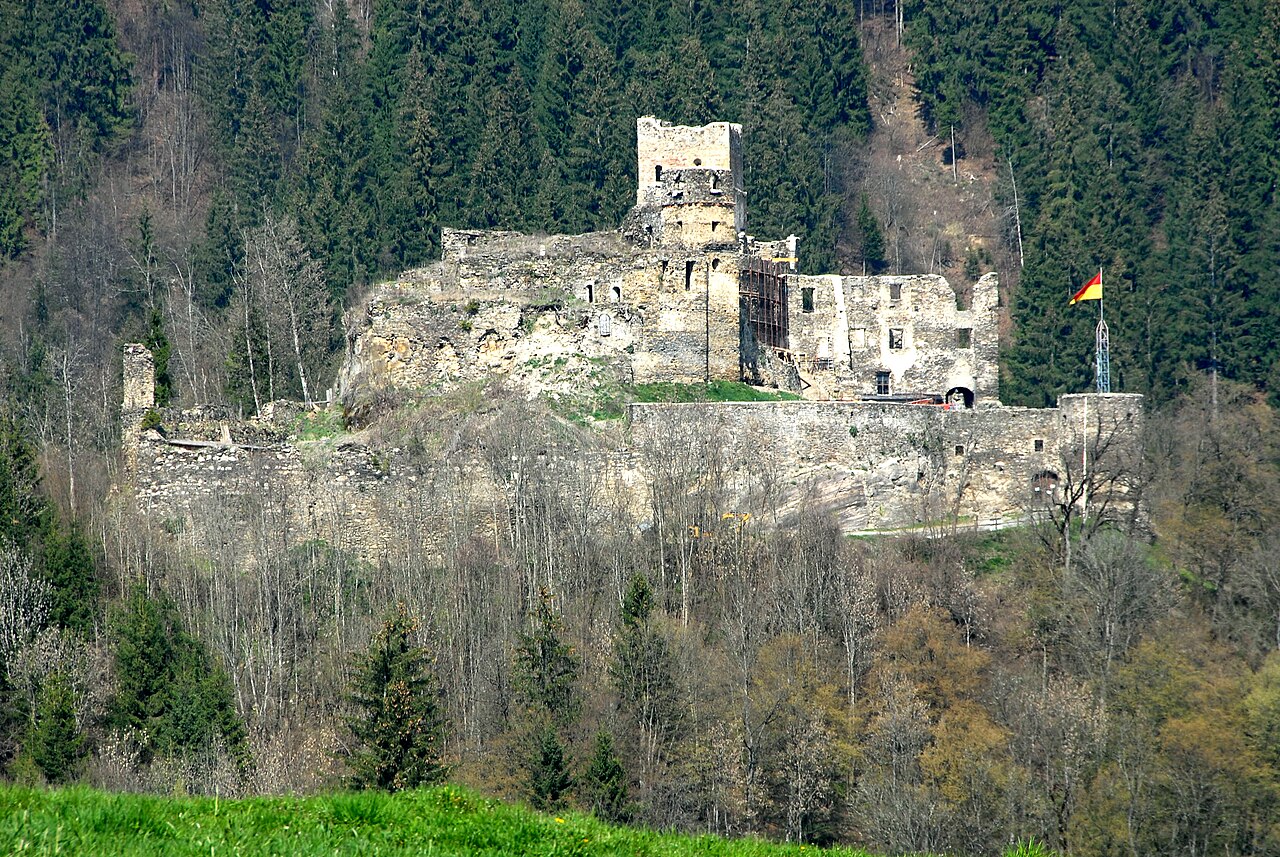 Burgruine Glanegg（オーストリア）