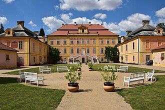 Krásný Dvůr Castle