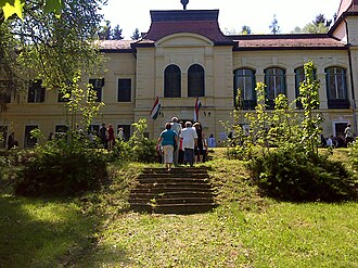 Harruckern–Wenckheim–Almásy mansion in Gyula