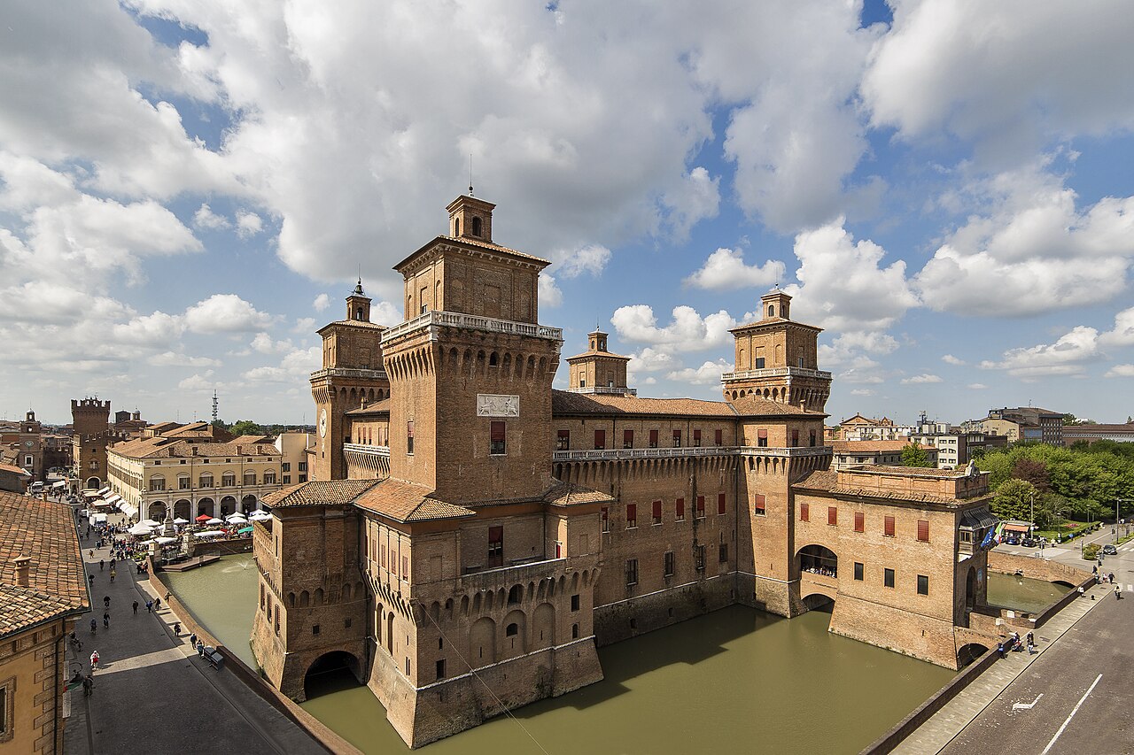 エステンセ城（イタリア）